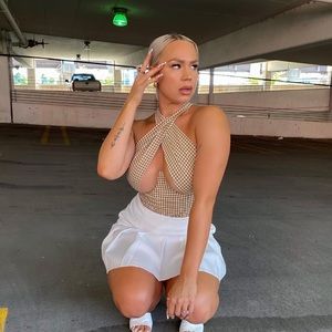 Underbust halter neck crop top